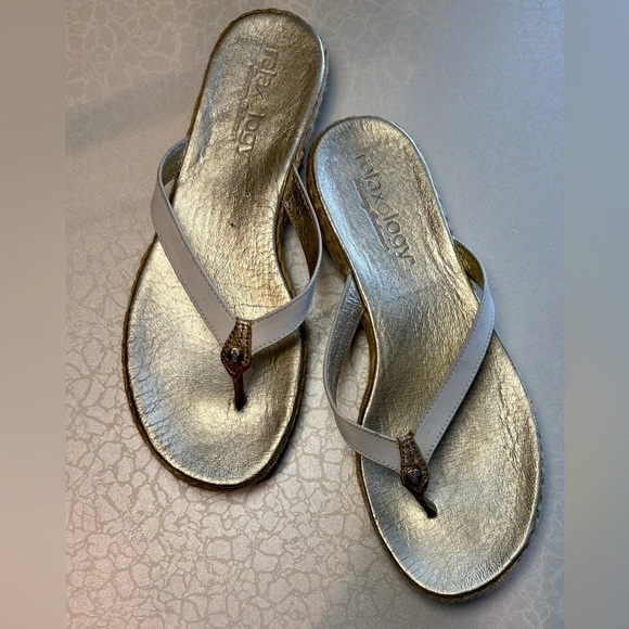 Tommy Bahama | ladies Relaxology lonna Leather Flip Flops. Size: 11 - Picture 1 of 16